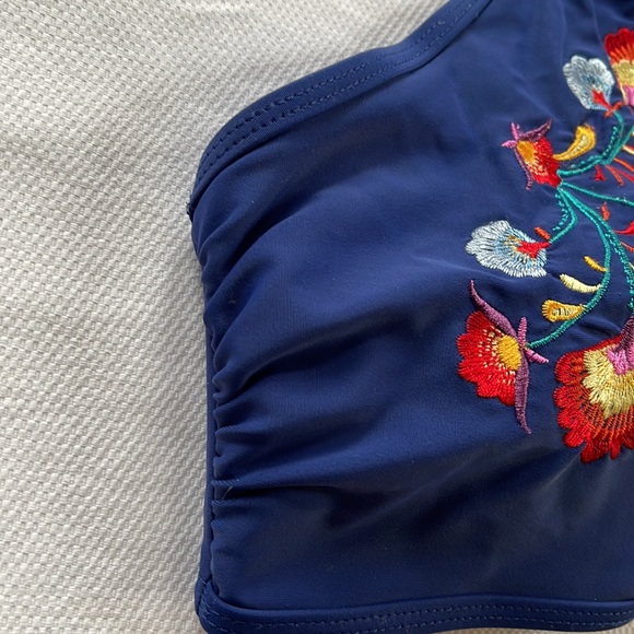 🦋3/40✨Host Pick✨Halter Bikini Top - Padded, Lace up back - Picture 4 of 13